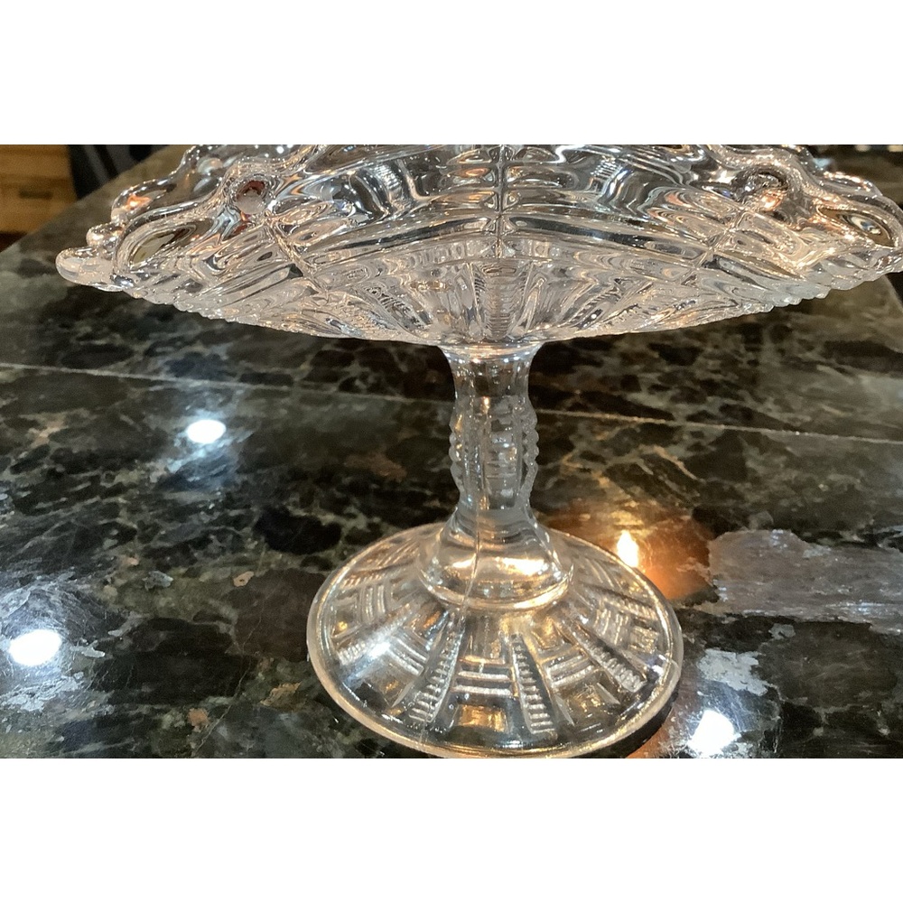 Elegant White Serveware Dining Table with Pedestal Base
